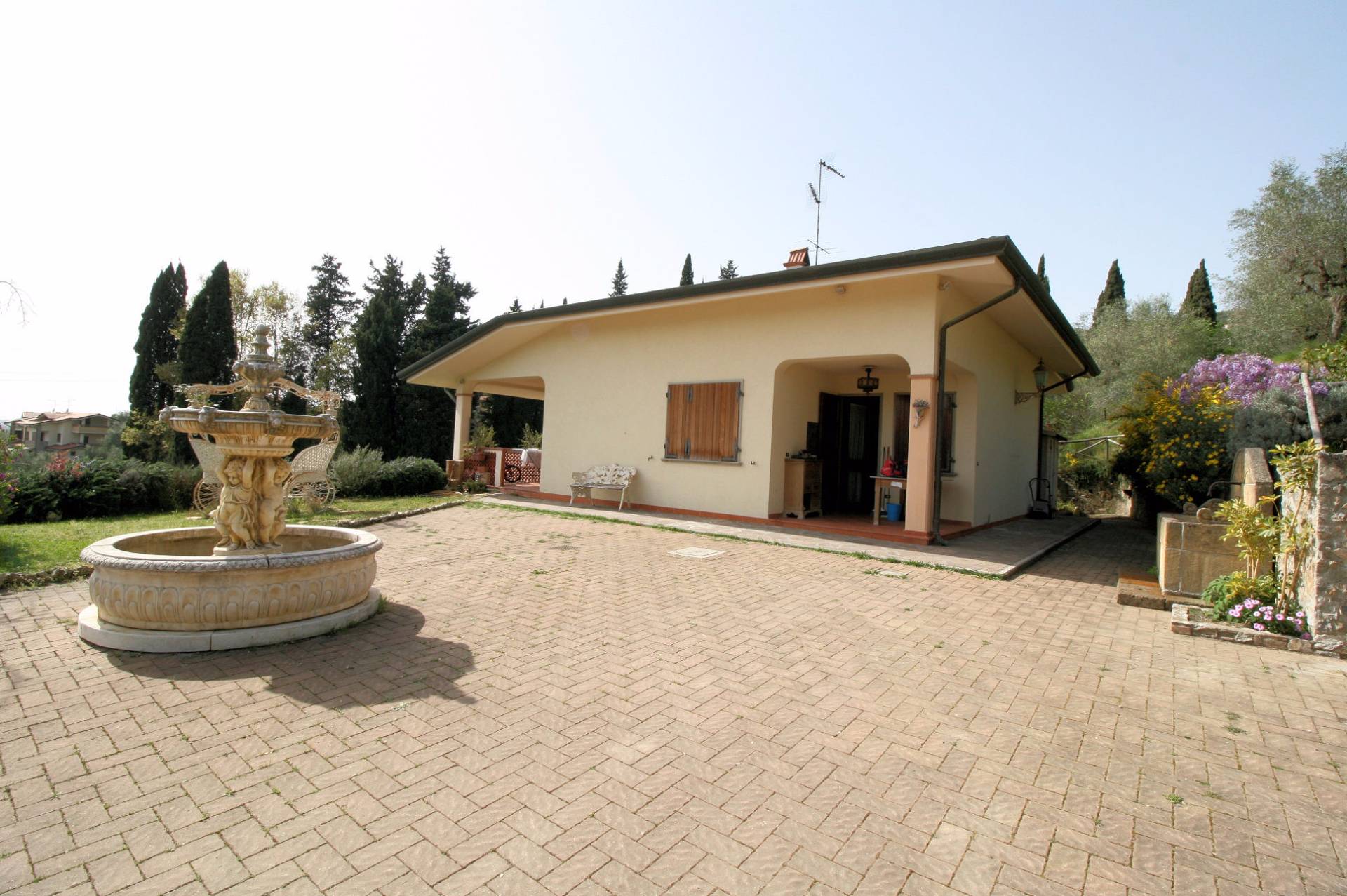 481-Villa singola con giardino e vista panoramica-Massarosa-3 Agenzia Immobiliare ASIP