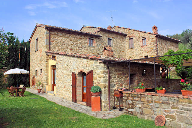 758-Villa in stile rustico Toscano ristrutturata con vigneto-Cortona-1 Agenzia Immobiliare ASIP
