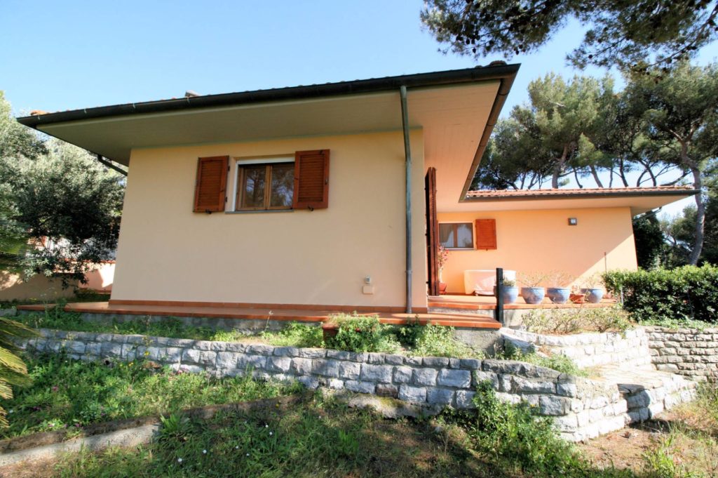 704-Villa composta da due unita' abitative con giardino e vista mare-Rosignano Marittimo-18 Agenzia Immobiliare ASIP