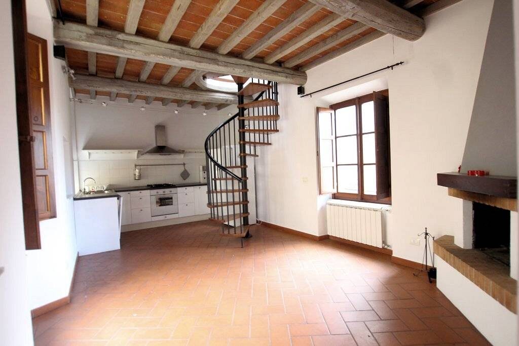 1234-Appartamento in centro storico con vista panoramica-Volterra-1 Agenzia Immobiliare ASIP