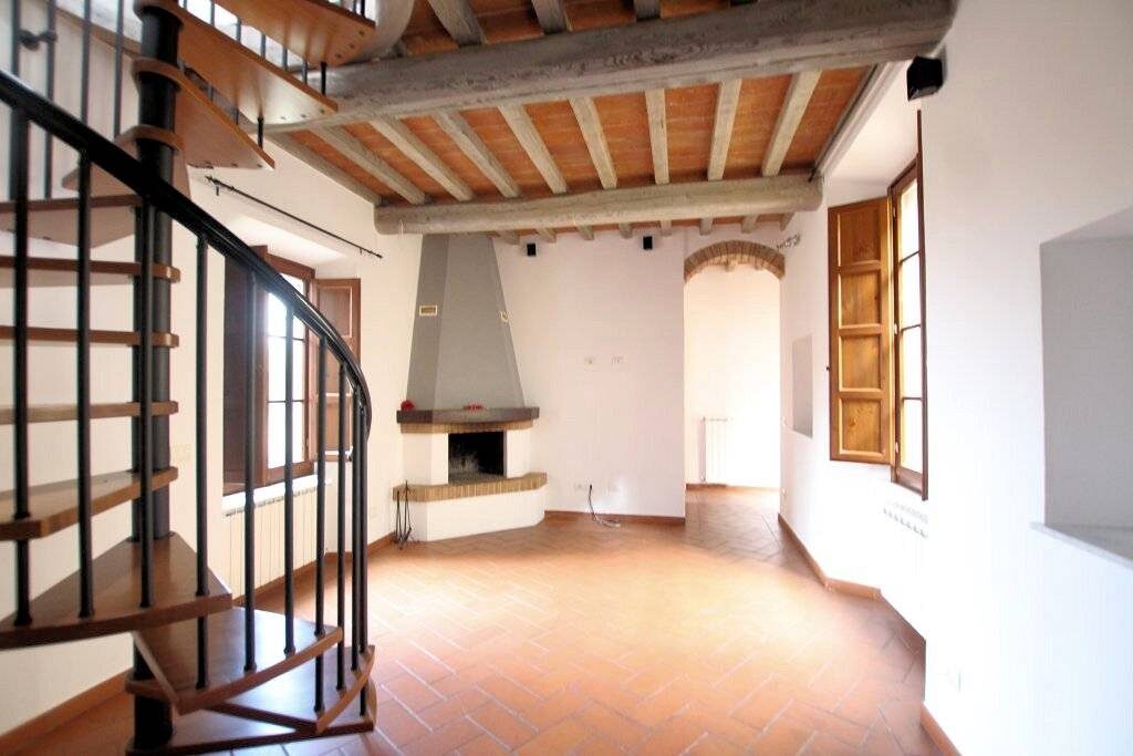 1234-Appartamento in centro storico con vista panoramica-Volterra-3 Agenzia Immobiliare ASIP