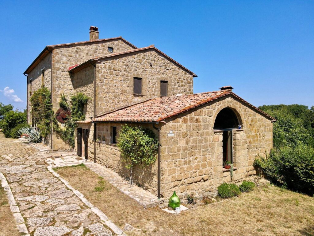 1302-Casale in stile Toscano con terreno e vista panoramica-Pitigliano-4 Agenzia Immobiliare ASIP