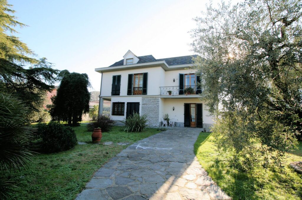 1310-Villa singola con ampio giardino-Santa Croce sull'Arno-4 Agenzia Immobiliare ASIP