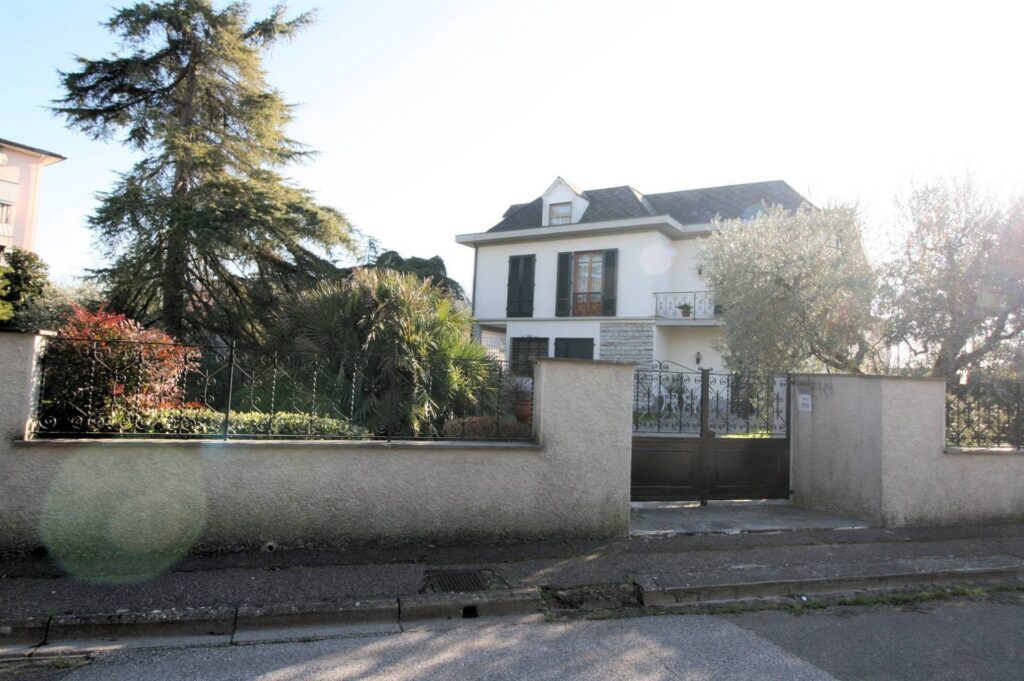 1310-Villa singola con ampio giardino-Santa Croce sull'Arno-7 Agenzia Immobiliare ASIP