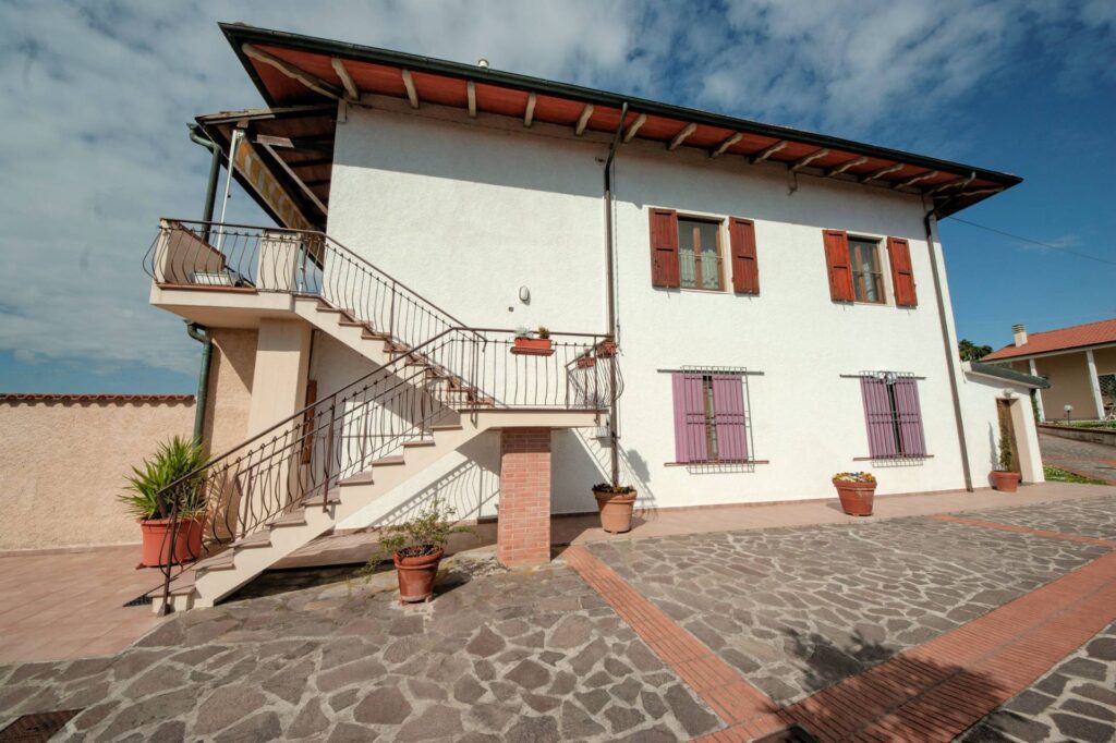 1328-Appartamento in bifamiliare con giardino privato e depemdance-Santa Maria a Monte-8 Agenzia Immobiliare ASIP
