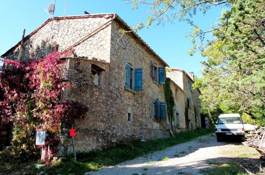 774-Casale in pietra con vista panoramica-Montieri-1 Agenzia Immobiliare ASIP