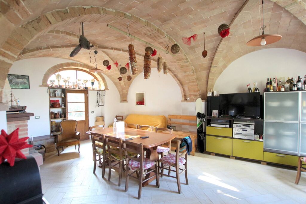 1278-Porzione terratetto di casale con ampio giardino esclusivo-Volterra-5 Agenzia Immobiliare ASIP