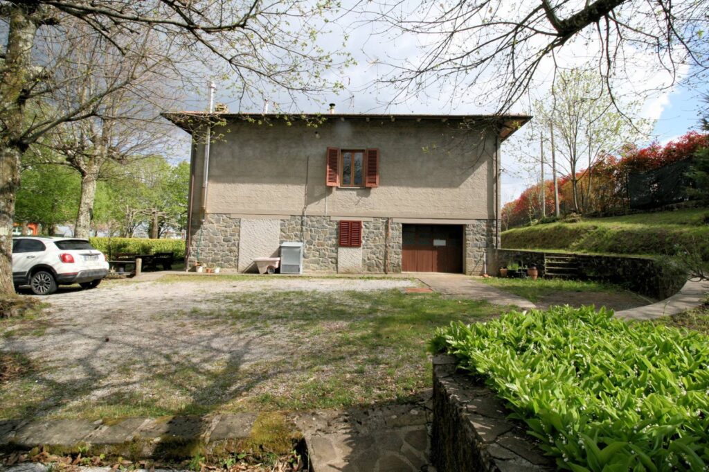 1060-Villa singola con ampio giardino e vista panoramica-Marliana-8 Agenzia Immobiliare ASIP