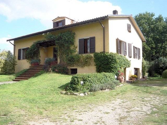 1085-Villa con ampio giardino e piscina-Terranuova Bracciolini-2 Agenzia Immobiliare ASIP
