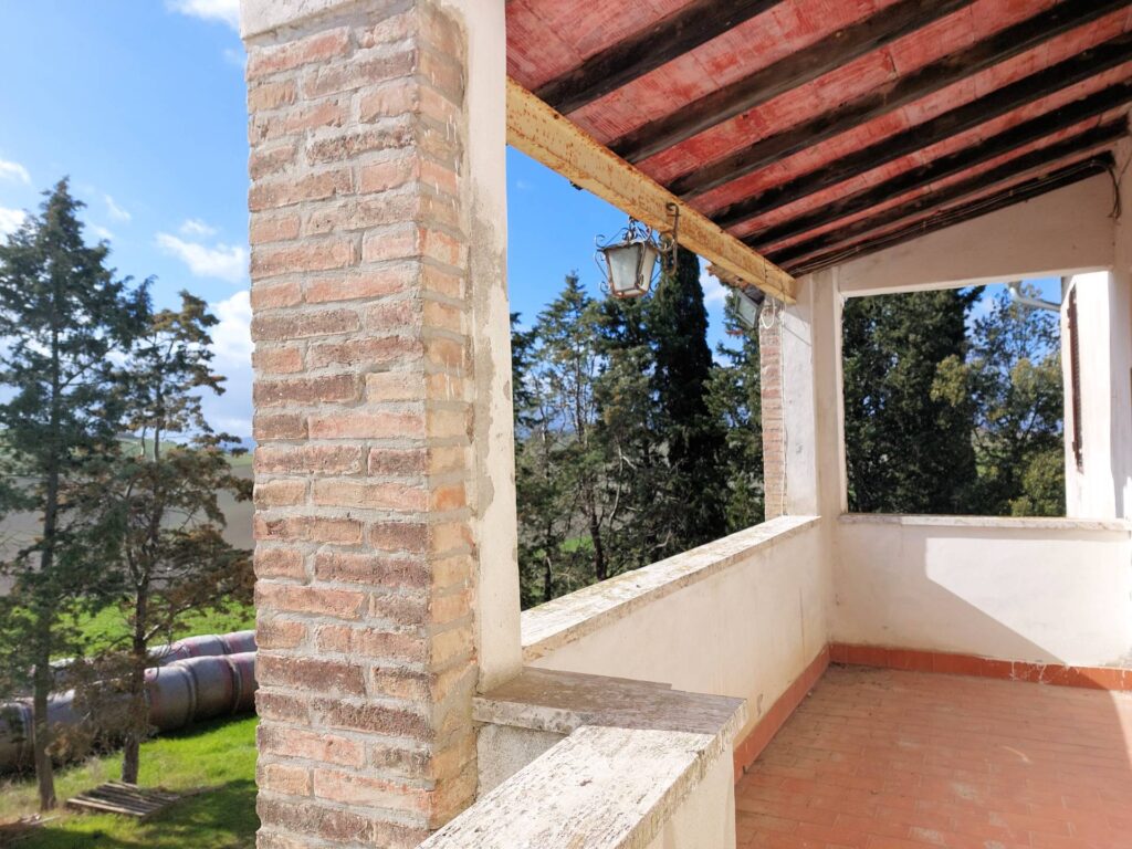 1348-Casale  da ristrutturare con vista panoramica-Volterra-7 Agenzia Immobiliare ASIP