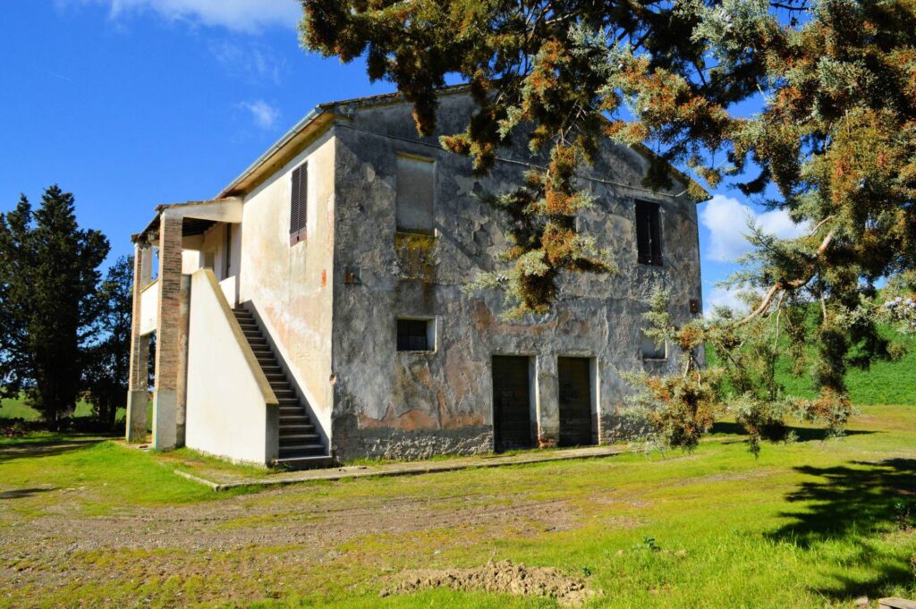 1348-Casale  da ristrutturare con vista panoramica-Volterra-5 Agenzia Immobiliare ASIP