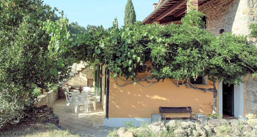 1365-Complesso immobliare con parco piscina per attivita' turistico ricettiva-Loro Ciuffenna-8 Agenzia Immobiliare ASIP