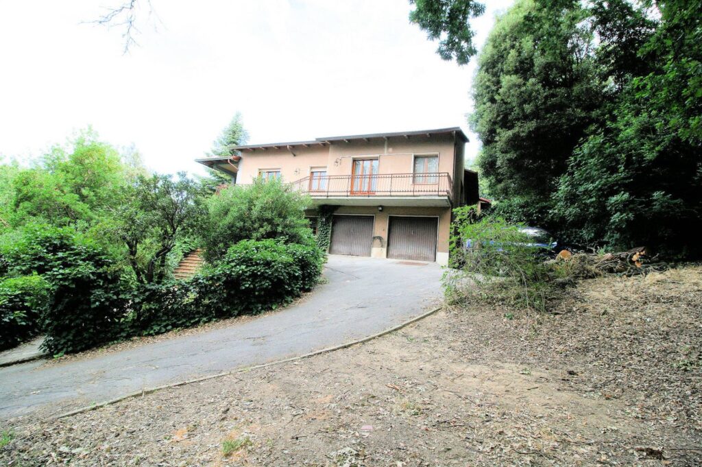 1037-Villa unifamiliare con ampio giardino-Montemurlo-19 Agenzia Immobiliare ASIP