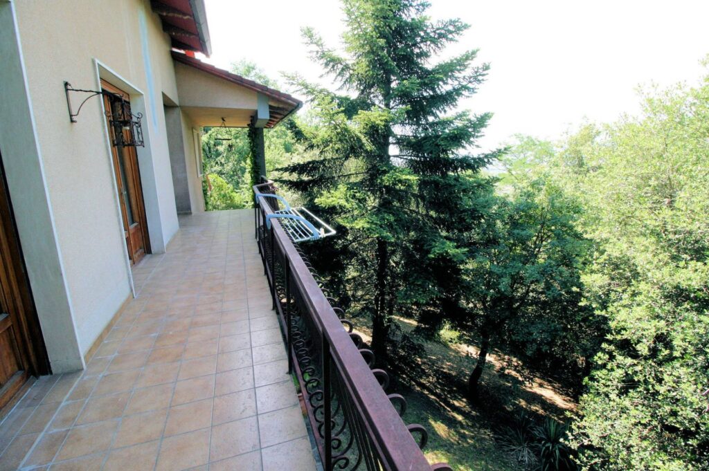 1037-Villa unifamiliare con ampio giardino-Montemurlo-7 Agenzia Immobiliare ASIP