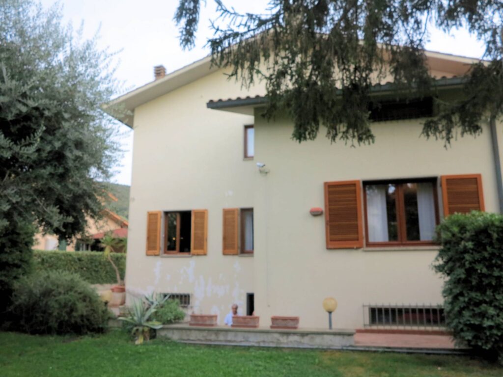 1154-Villa unifamiliare di ampia superficie con giardino-Grosseto-5 Agenzia Immobiliare ASIP