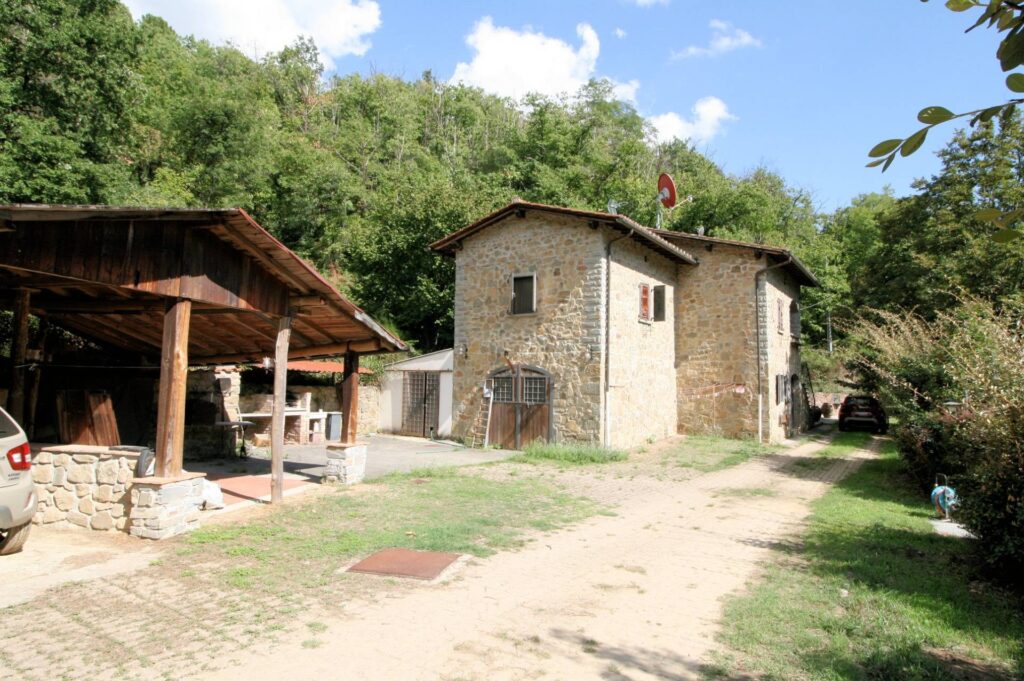 1380-"La casa nel bosco" antico casolare ristrutturato-Pistoia-4 Agenzia Immobiliare ASIP