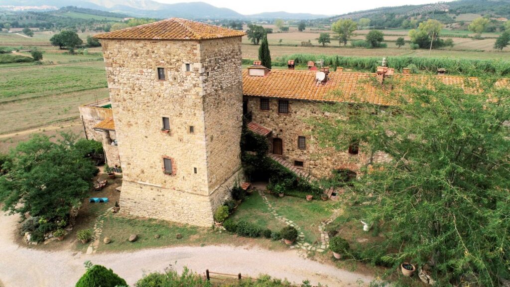 1052-Torre medievale in stile rustico Toscano ristrutturata-Castiglione della Pescaia-3 Agenzia Immobiliare ASIP