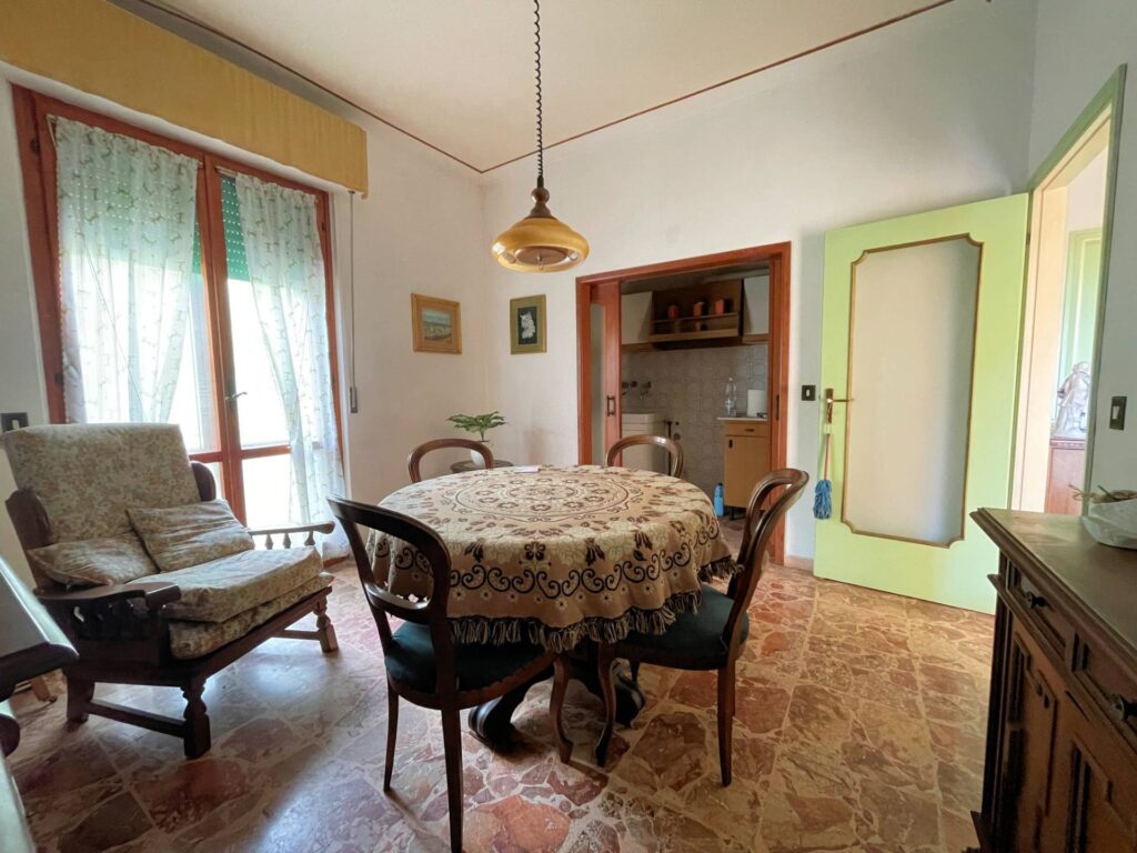1326-Appartamento al piano primo con giardino-Volterra-2 Agenzia Immobiliare ASIP