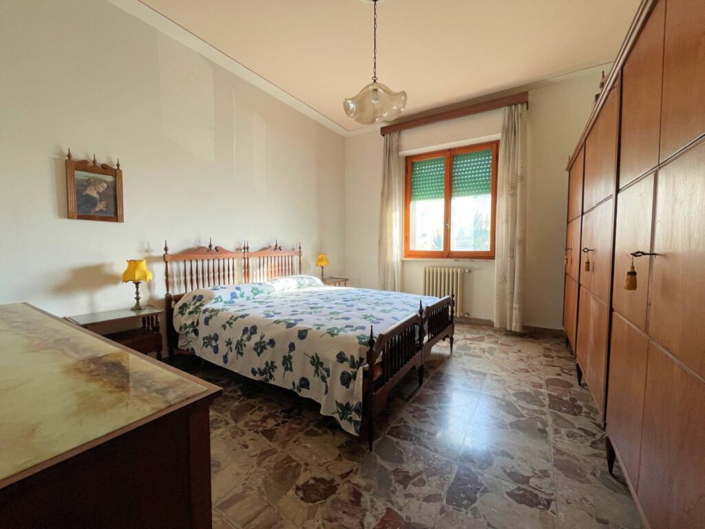 1326-Appartamento al piano primo con giardino-Volterra-10 Agenzia Immobiliare ASIP