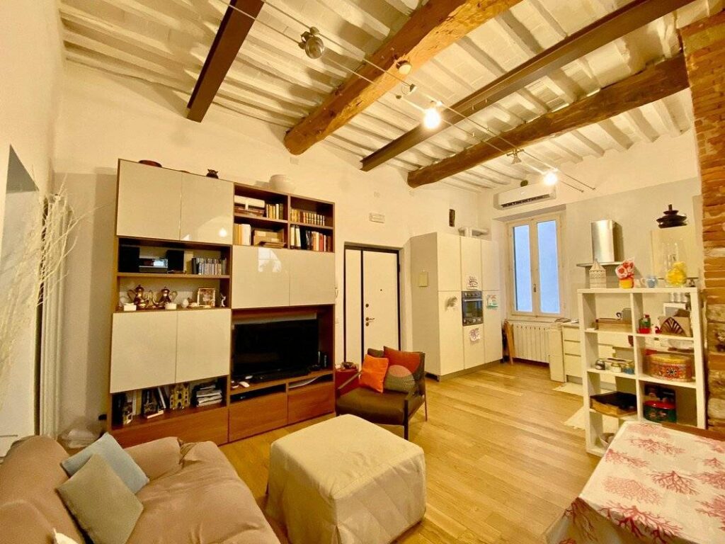 1259-Appartamento in perfette condizioni-Camaiore-7 Agenzia Immobiliare ASIP