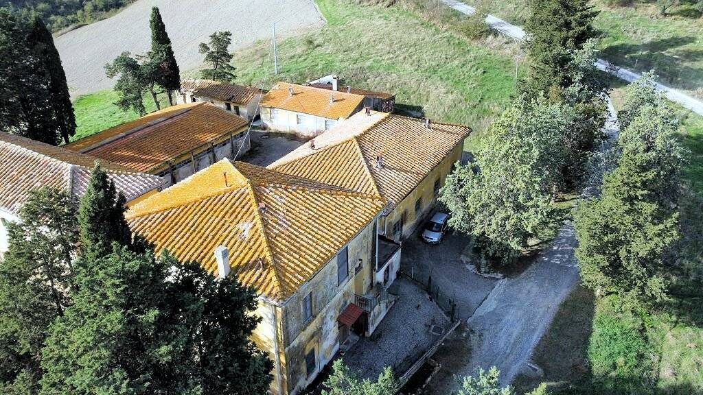 1258-Borgo di ampia superficie da ristrutturare-Volterra-5 Agenzia Immobiliare ASIP