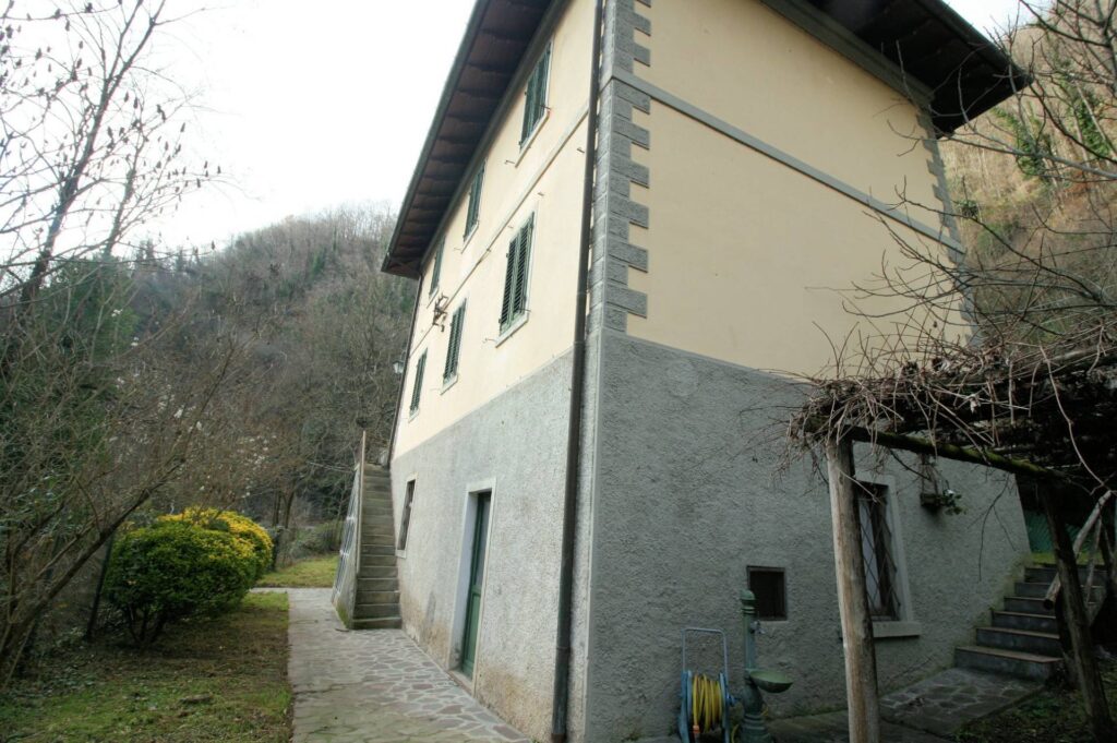 1188-Casa indipendente con giardino-San Marcello Piteglio-4 Agenzia Immobiliare ASIP