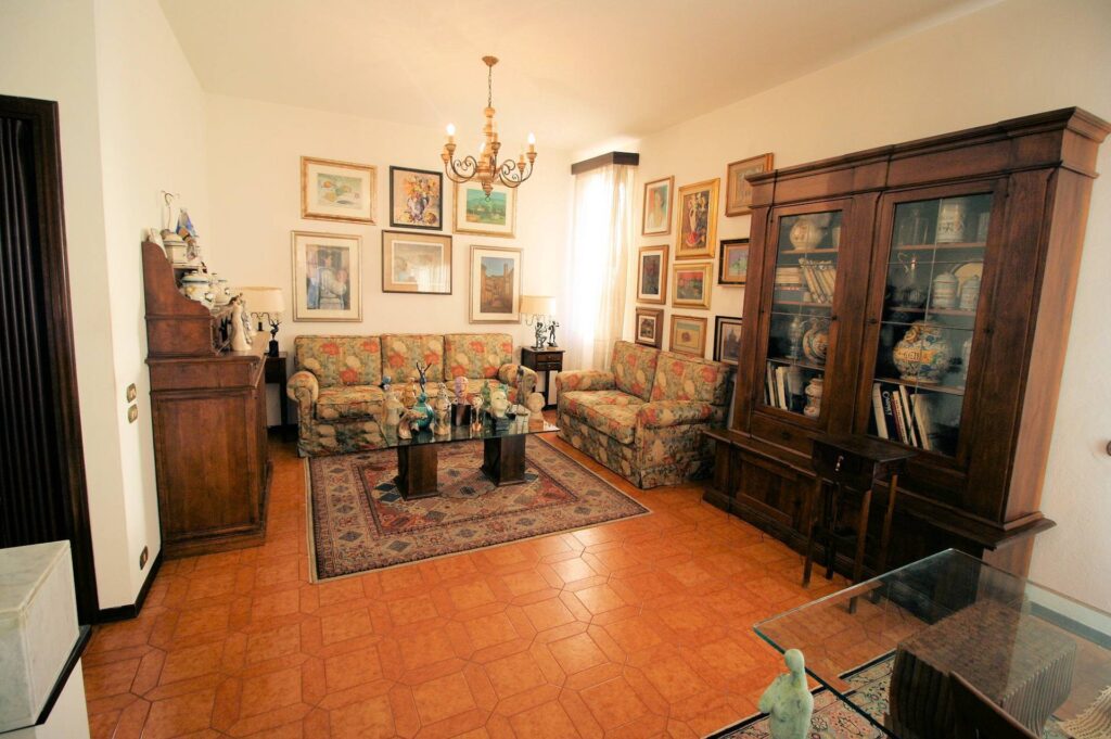 1395-Bella villa di ampia superficie in ottima zona residenziale-Montecatini-Terme-8 Agenzia Immobiliare ASIP