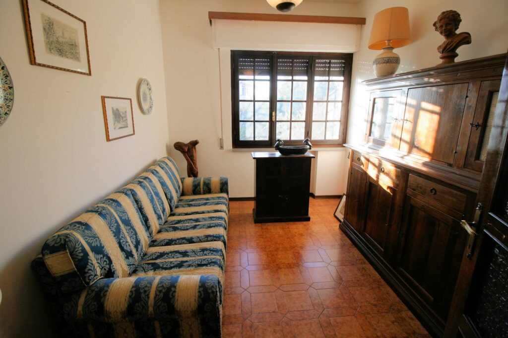 1395-Bella villa di ampia superficie in ottima zona residenziale-Montecatini-Terme-15 Agenzia Immobiliare ASIP