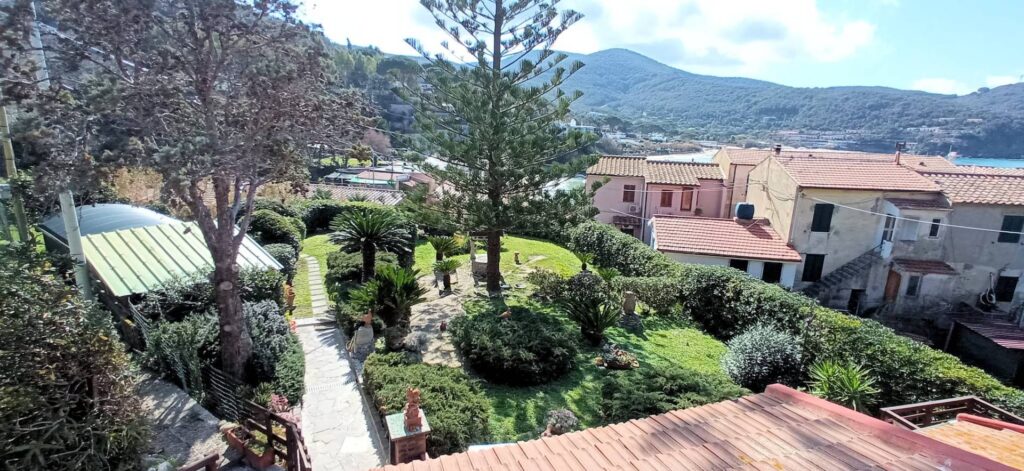 1406-Villa singola con giardino a pochi metri dal mare-Portoferraio-9 Agenzia Immobiliare ASIP