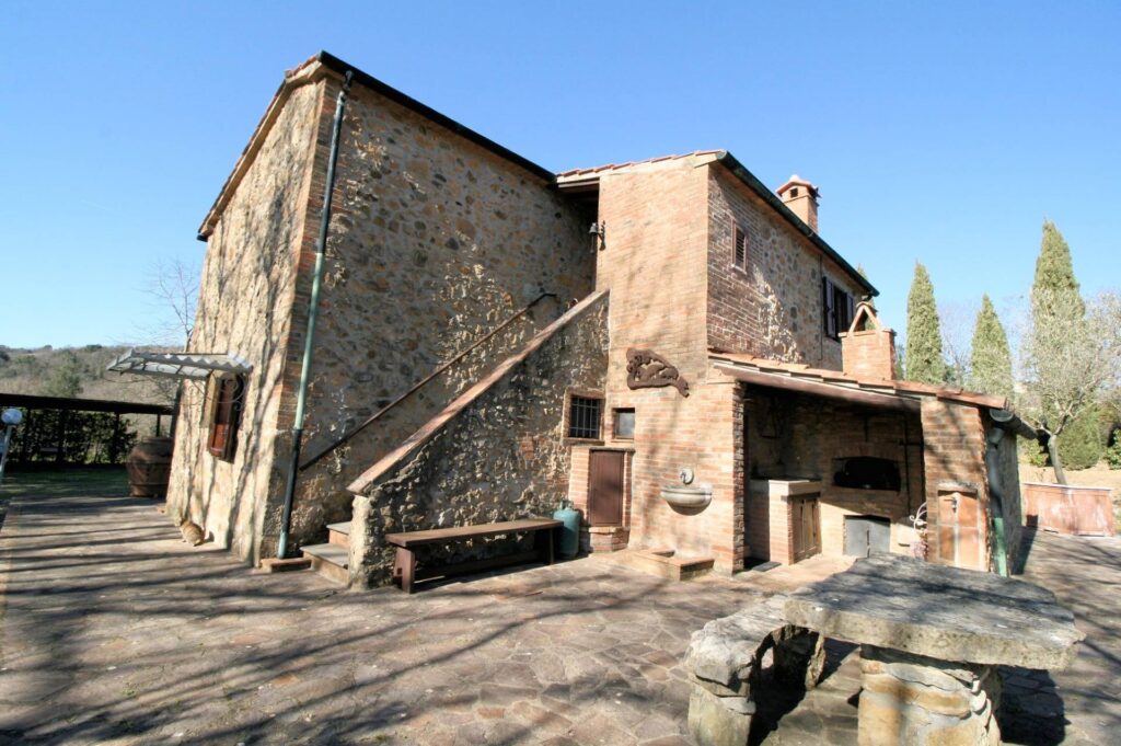 1408-Rustico in stile Toscano con ampio terreno piscina laghetto e vista panoramica-Pomarance-9 Agenzia Immobiliare ASIP