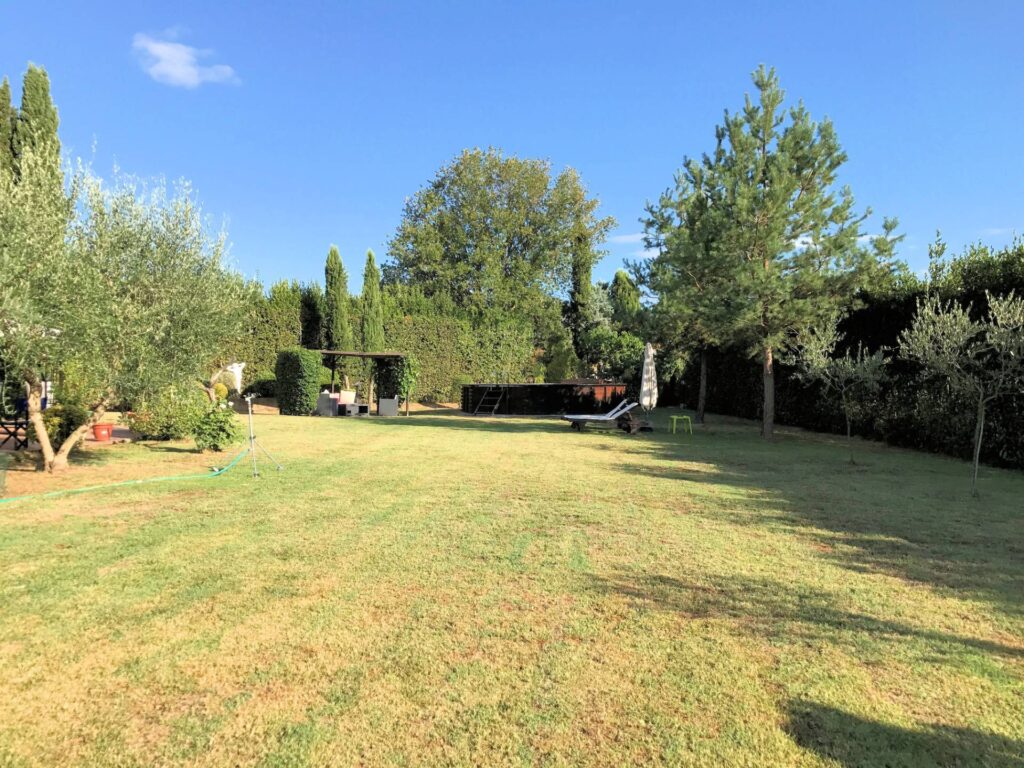 1410-Villa di ampia superficie libera su tre lati con grande giardino-Buggiano-4 Agenzia Immobiliare ASIP