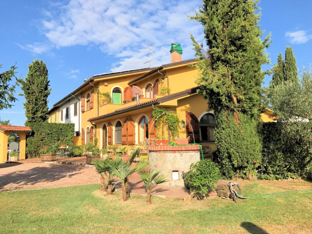 1410-Villa di ampia superficie libera su tre lati con grande giardino-Buggiano-2 Agenzia Immobiliare ASIP