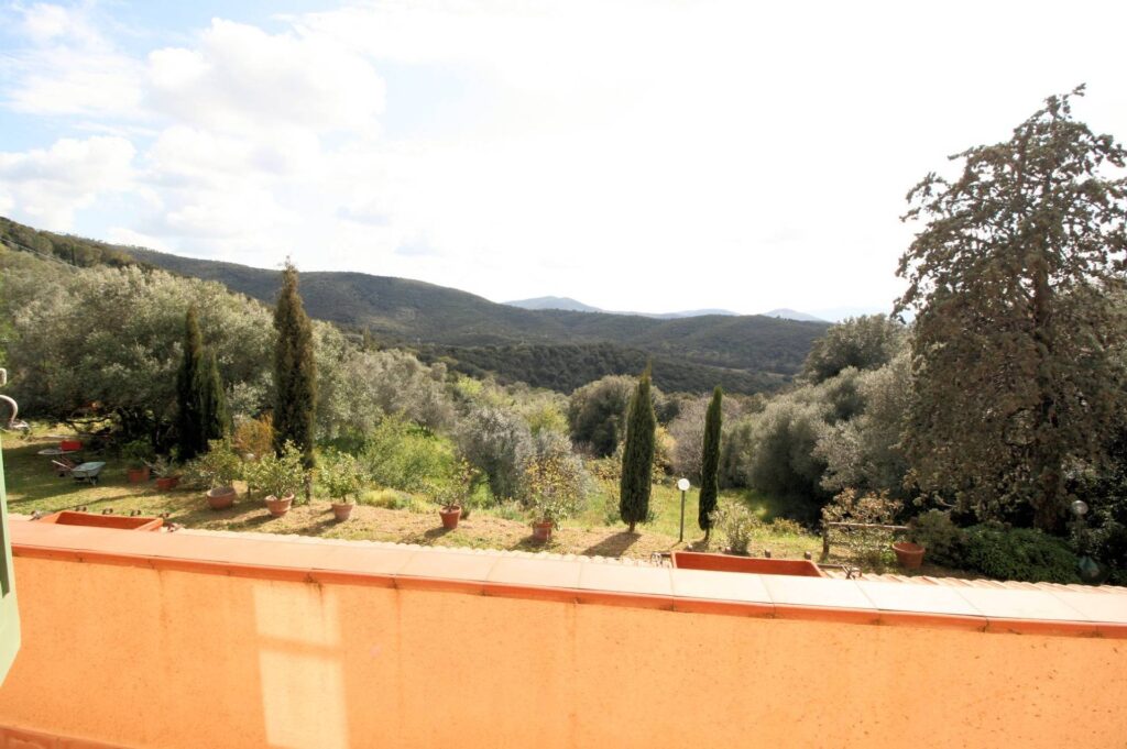 1407-Villa di ampia superficie con giardino e suggestiva vista panoramica-Roccastrada-6 Agenzia Immobiliare ASIP