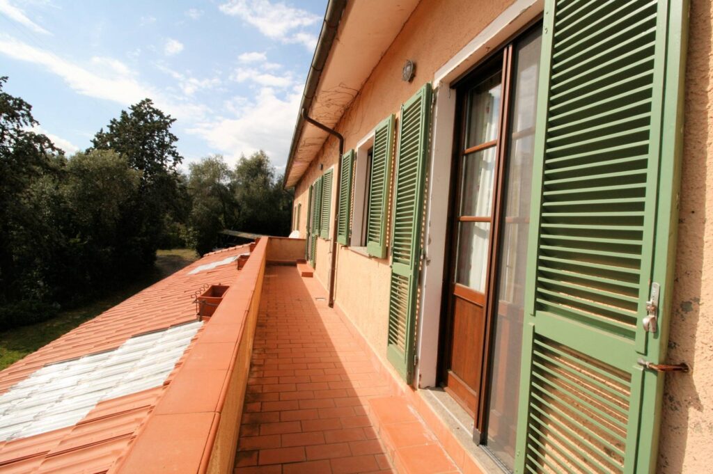 1407-Villa di ampia superficie con giardino e suggestiva vista panoramica-Roccastrada-9 Agenzia Immobiliare ASIP