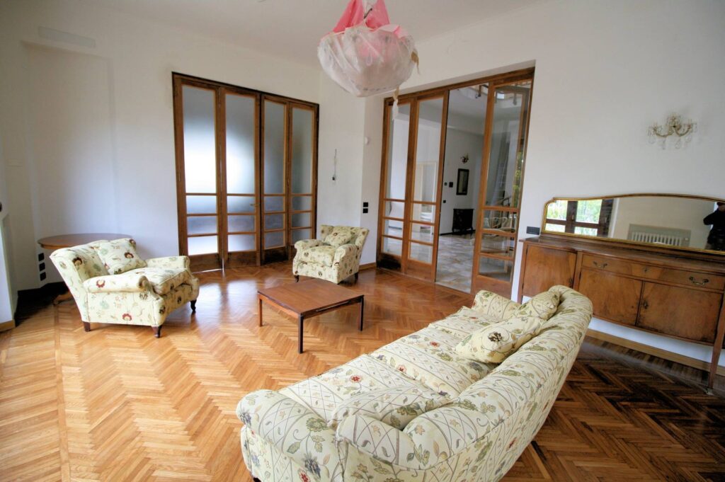 1422-Bellissima villa completamente ristrutturata con ampio giardino-Montecatini-Terme-8 Agenzia Immobiliare ASIP