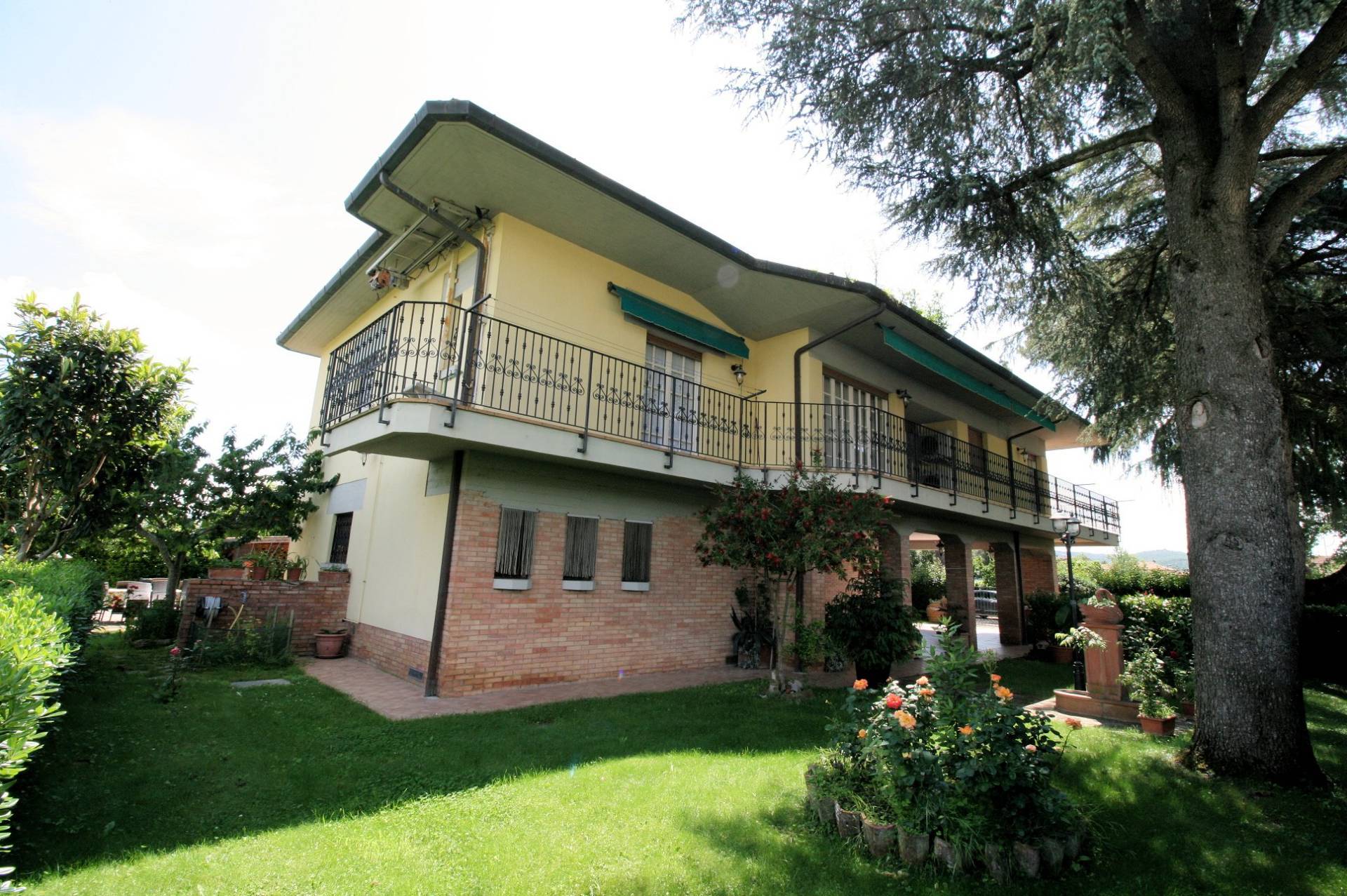 1433-Villa unifamiliare di ampia superficie con giardino-Civitella Paganico-1 Agenzia Immobiliare ASIP