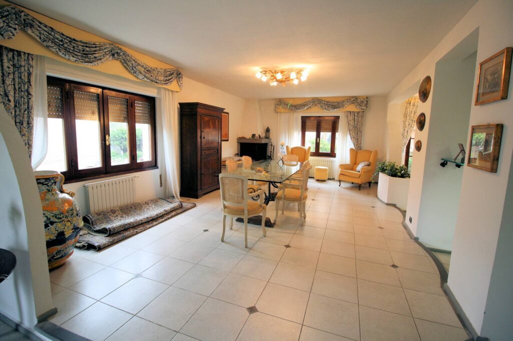 1435-Villa di ampia superficie con dependance e grande giardino-Monsummano Terme-4 Agenzia Immobiliare ASIP