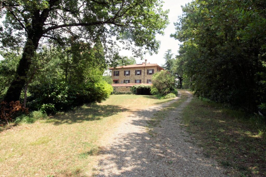1448-Casale di ampia superficie con terreno-Arezzo-6 Agenzia Immobiliare ASIP