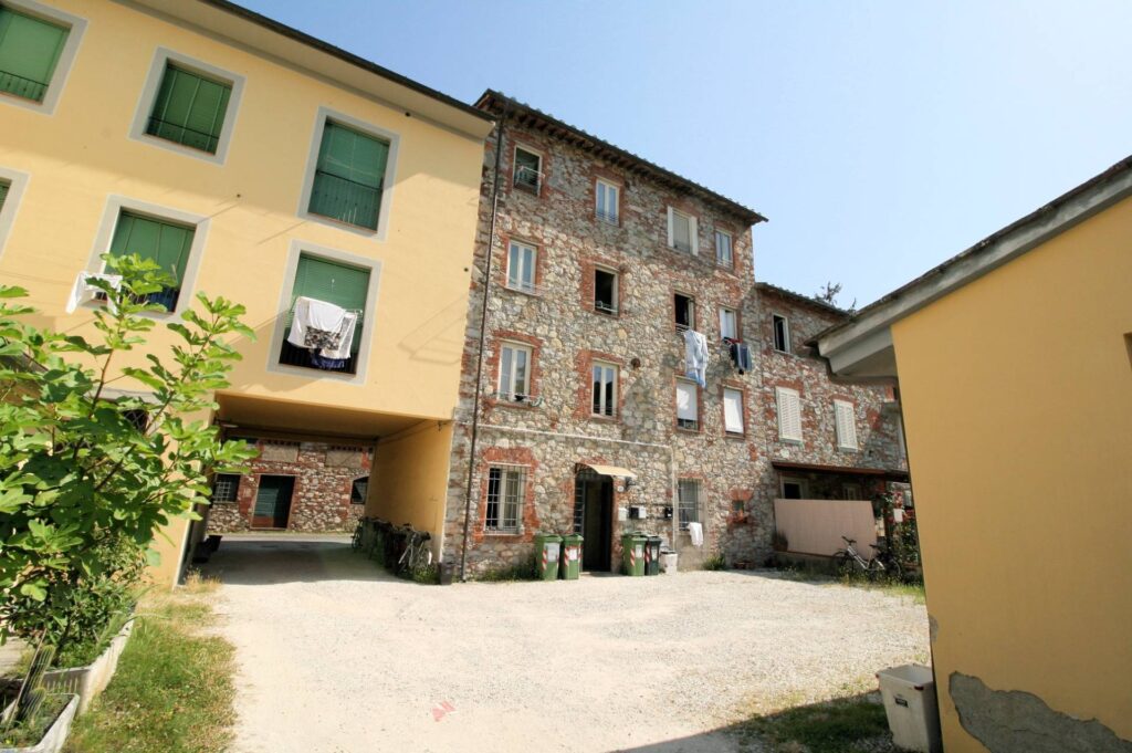 1255-Porzione di terratetto vicino alle mura-Lucca-2 Agenzia Immobiliare ASIP