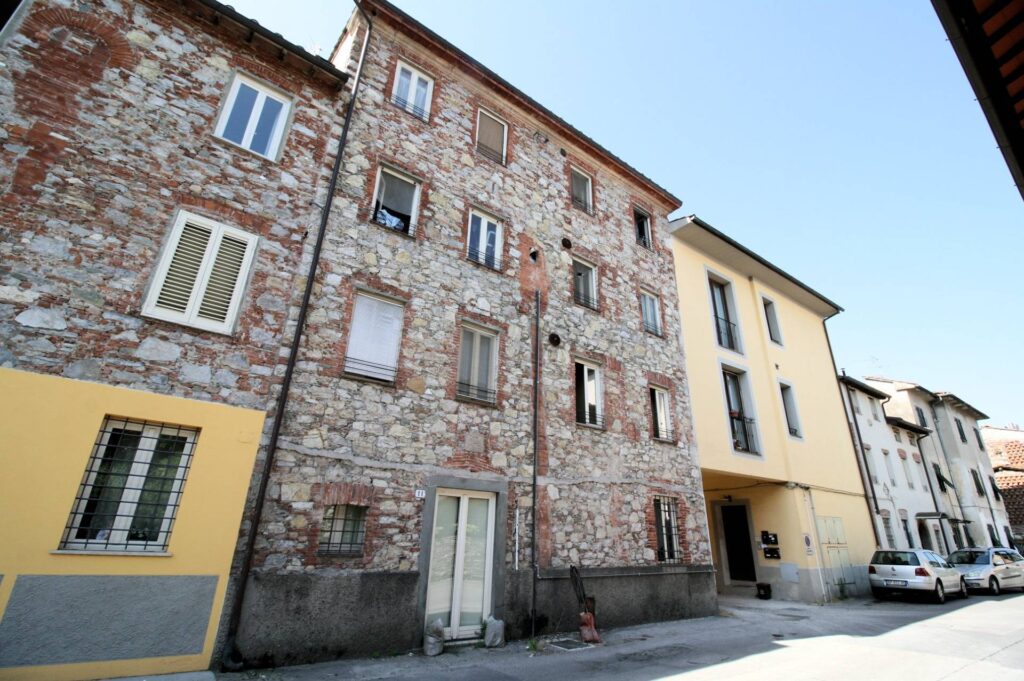 1255-Porzione di terratetto vicino alle mura-Lucca-4 Agenzia Immobiliare ASIP