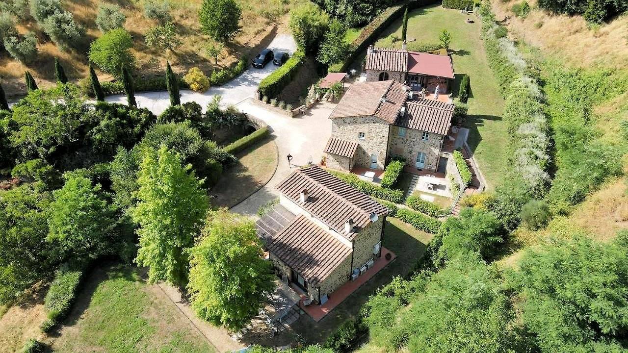 1457-Agriturismo in antico borgo ristrutturato con parco e piscina-Lamporecchio-1 Agenzia Immobiliare ASIP
