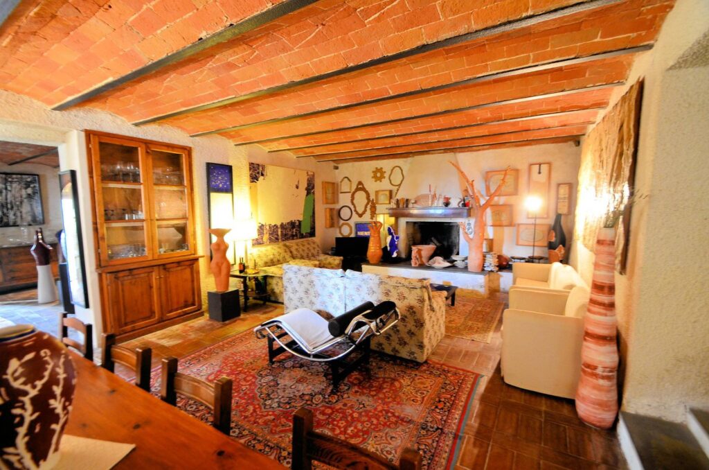 1462-Casale in stile Toscano di ampia siuperficie con piccolo vigneto-Bucine-11 Agenzia Immobiliare ASIP