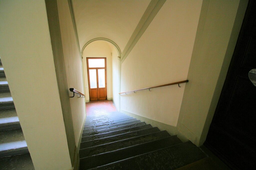 1463-Appartamento di ampia superficie con salone affrescato-Pistoia-17 Agenzia Immobiliare ASIP