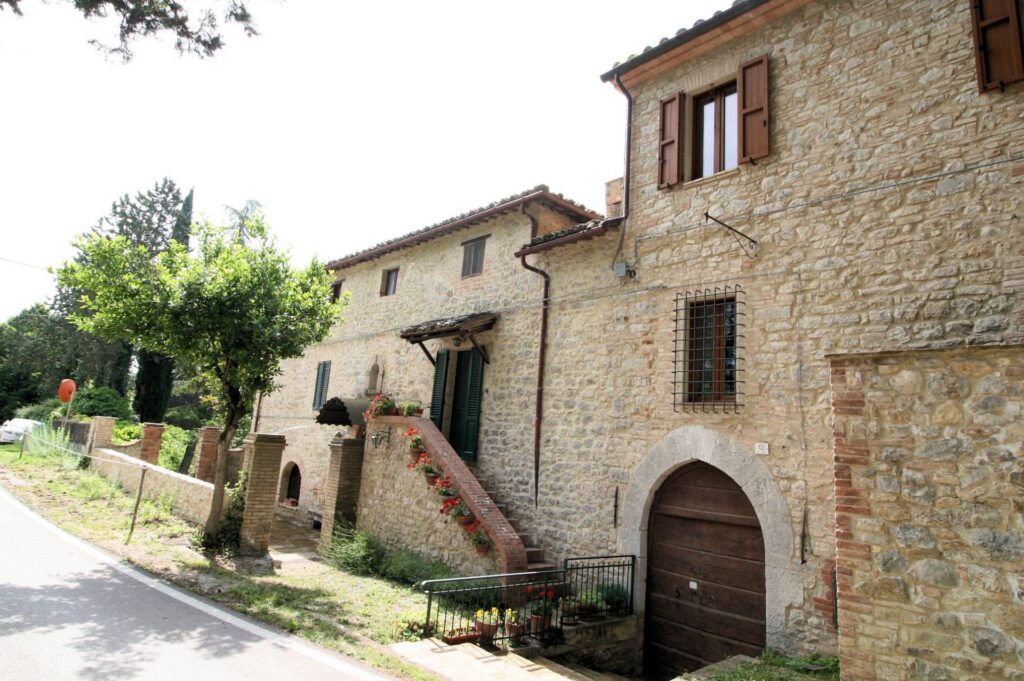 1464-Dimora storica di ampia superficie con terreno e vista panoramica-Perugia-2 Agenzia Immobiliare ASIP