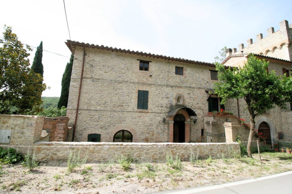 1464-Dimora storica di ampia superficie con terreno e vista panoramica-Perugia-4 Agenzia Immobiliare ASIP