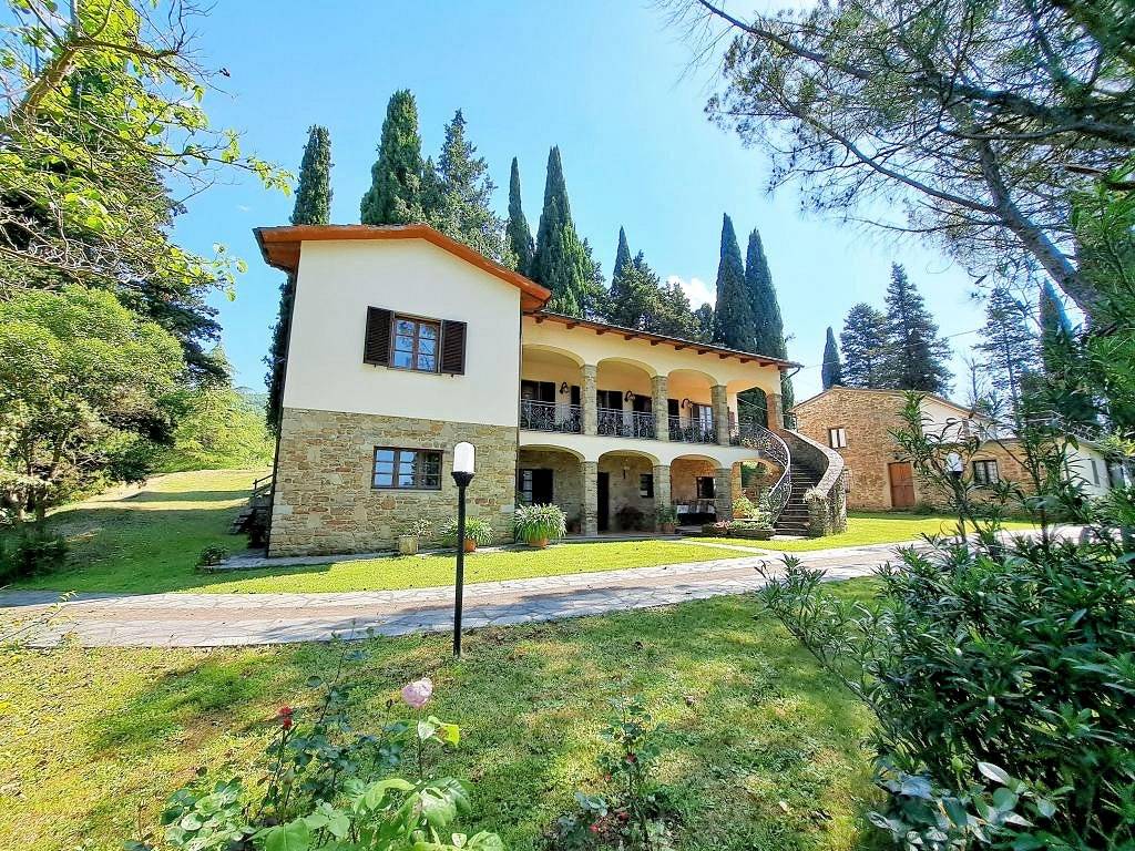1465-Villa indipendente con dependance ampio giardino in zona panoramica-Subbiano-1 Agenzia Immobiliare ASIP
