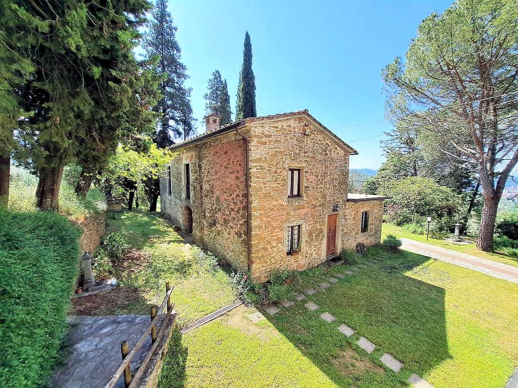 1465-Villa indipendente con dependance ampio giardino in zona panoramica-Subbiano-4 Agenzia Immobiliare ASIP