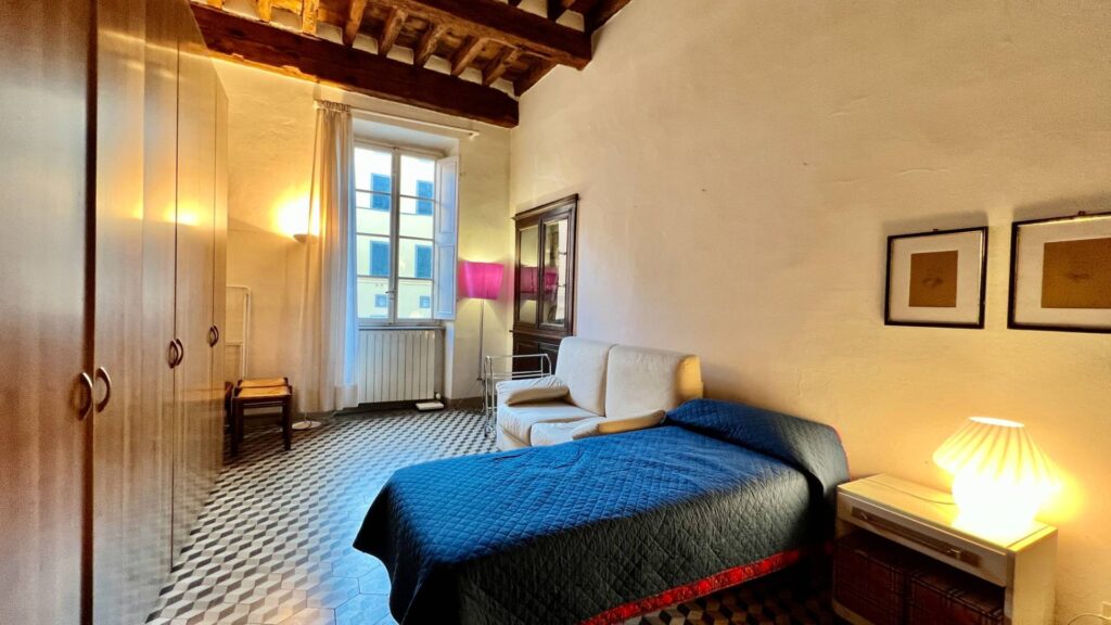 1303-Appartamento di ampia superficie in centro storico-Lucca-17 Agenzia Immobiliare ASIP
