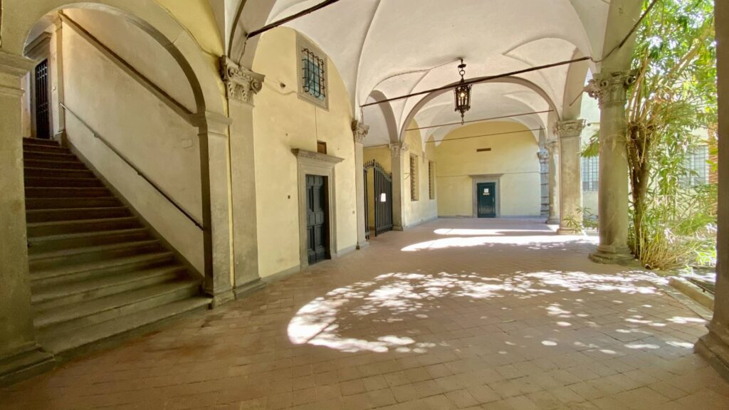 1305-Appartamento in centro storico-Lucca-5 Agenzia Immobiliare ASIP