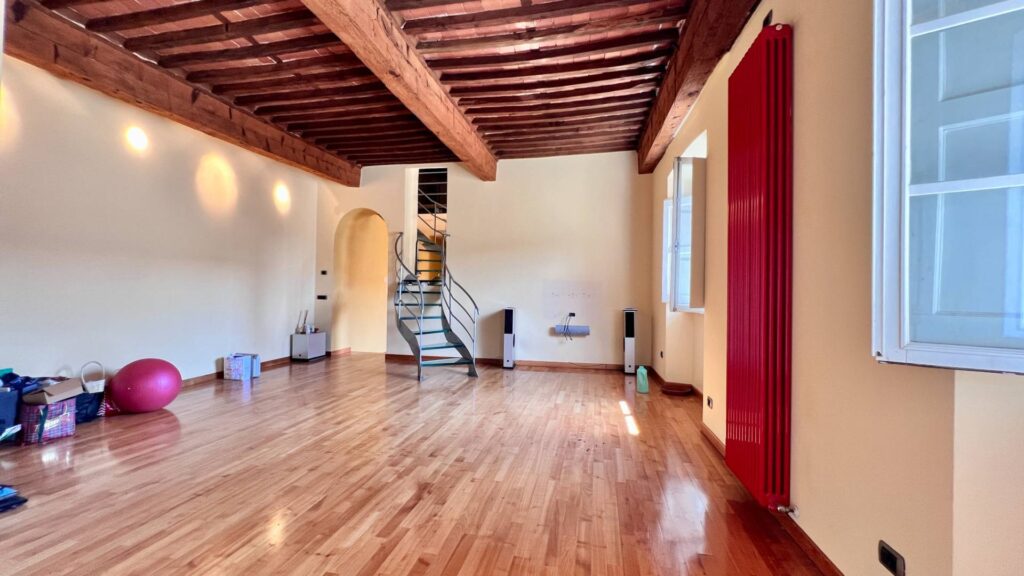1305-Appartamento in centro storico-Lucca-9 Agenzia Immobiliare ASIP